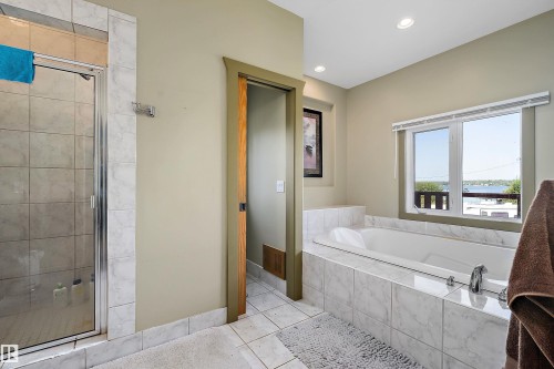 48003 Rr271, Rural Leduc County, AB - Indoor Photo Showing Bathroom