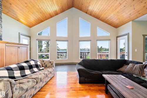 48003 Rr271, Rural Leduc County, AB - Indoor Photo Showing Living Room