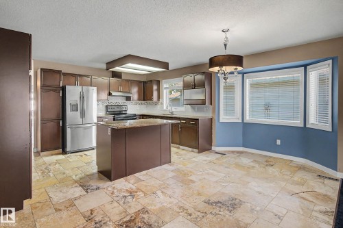 90 Dufferin Street, St. Albert, AB - Indoor Photo Showing Kitchen