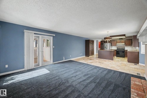 90 Dufferin Street, St. Albert, AB - Indoor Photo Showing Kitchen