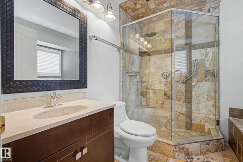 90 Dufferin Street, St. Albert, AB - Indoor Photo Showing Bathroom
