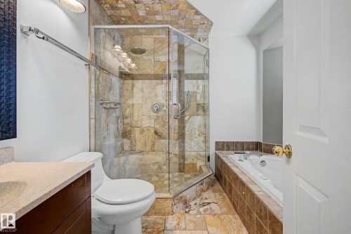 90 Dufferin Street, St. Albert, AB - Indoor Photo Showing Bathroom