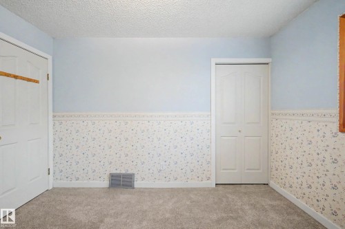 90 Dufferin Street, St. Albert, AB - Indoor