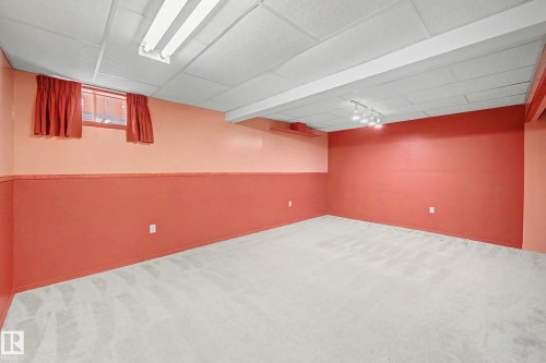 90 Dufferin Street, St. Albert, AB - Indoor