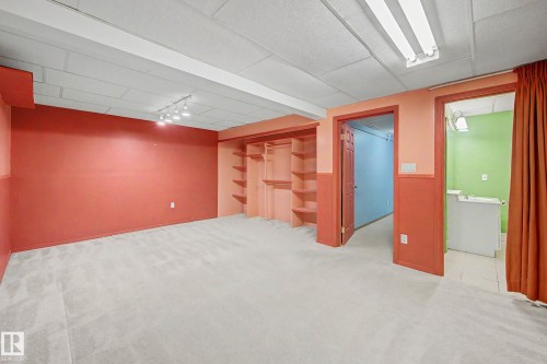 90 Dufferin Street, St. Albert, AB - Indoor