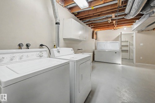 90 Dufferin Street, St. Albert, AB - Indoor Photo Showing Laundry Room