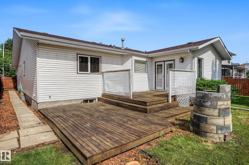 90 Dufferin Street, St. Albert, AB - Outdoor With Exterior
