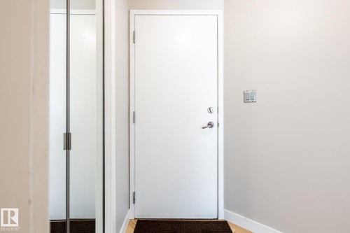 #304 9336 Jasper Av Nw, Edmonton, AB - Indoor Photo Showing Other Room
