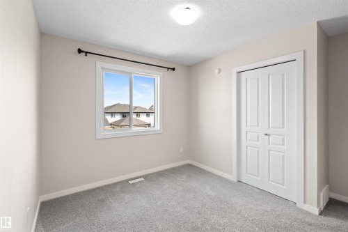 16040 11 Avenue Sw, Edmonton, AB - Indoor Photo Showing Other Room