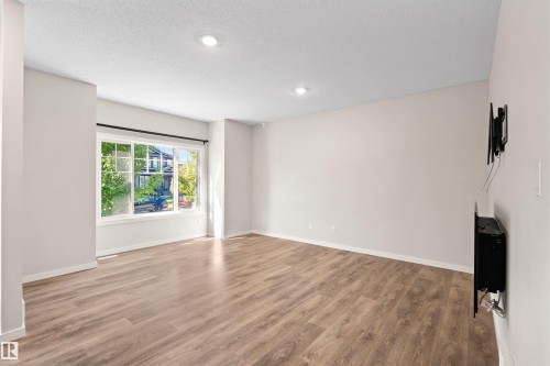 16040 11 Avenue Sw, Edmonton, AB - Indoor Photo Showing Other Room