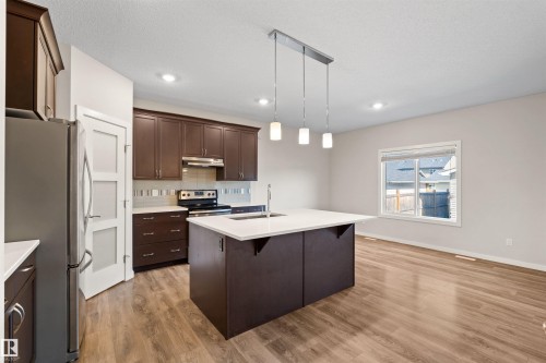 16040 11 Avenue Sw, Edmonton, AB - Indoor Photo Showing Kitchen