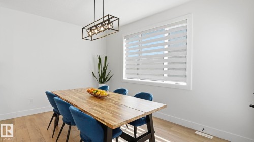 19 Holt Cove, Spruce Grove, AB - Indoor Photo Showing Dining Room