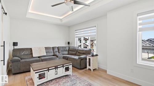 19 Holt Cove, Spruce Grove, AB - Indoor Photo Showing Living Room