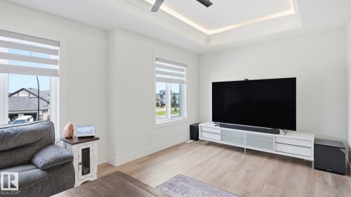 19 Holt Cove, Spruce Grove, AB - Indoor Photo Showing Living Room