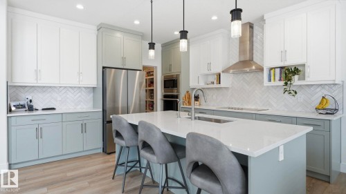 19 Holt Cove, Spruce Grove, AB - Indoor Photo Showing Kitchen With Upgraded Kitchen