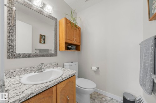 10518 84 Avenue Nw, Edmonton, AB - Indoor Photo Showing Bathroom