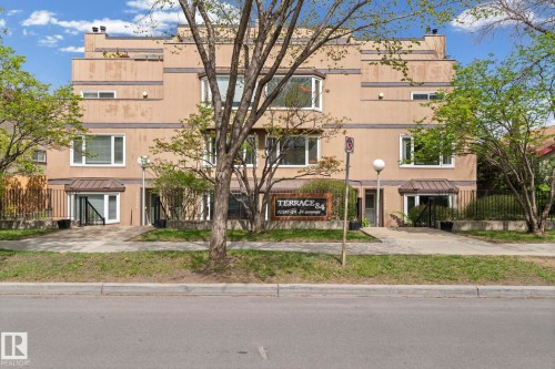 10518 84 Avenue Nw, Edmonton, AB - Outdoor
