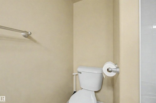 #215 4450 Mccrae Av Nw, Edmonton, AB - Indoor Photo Showing Bathroom