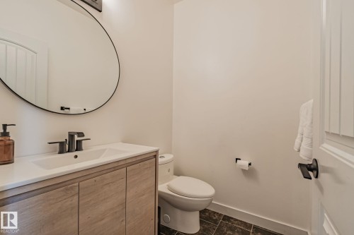 1615 Wates Close Sw, Edmonton, AB - Indoor Photo Showing Bathroom