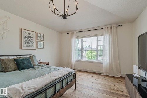 1615 Wates Close Sw, Edmonton, AB - Indoor Photo Showing Bedroom