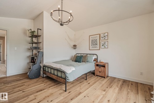 1615 Wates Close Sw, Edmonton, AB - Indoor Photo Showing Bedroom
