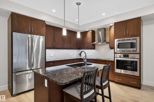 #514 200 Bellerose Dr, St. Albert, AB - Indoor Photo Showing Kitchen With Double Sink With Upgraded Kitchen