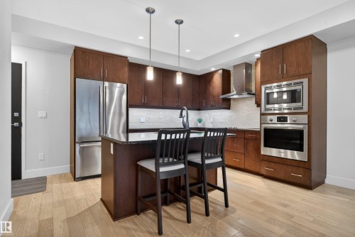 #514 200 Bellerose Dr, St. Albert, AB - Indoor Photo Showing Kitchen With Upgraded Kitchen