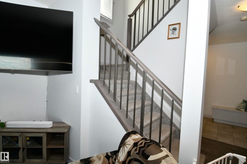 560 Sturtz Link, Leduc, AB - Indoor Photo Showing Other Room