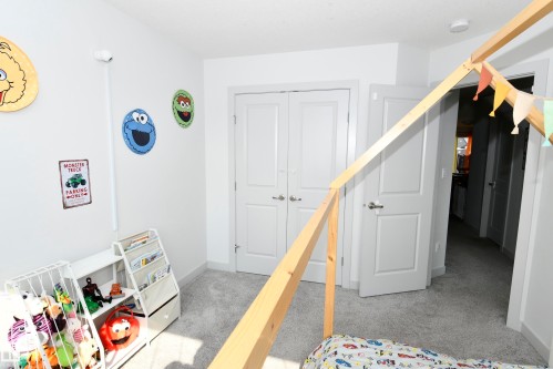 560 Sturtz Link, Leduc, AB - Indoor Photo Showing Other Room