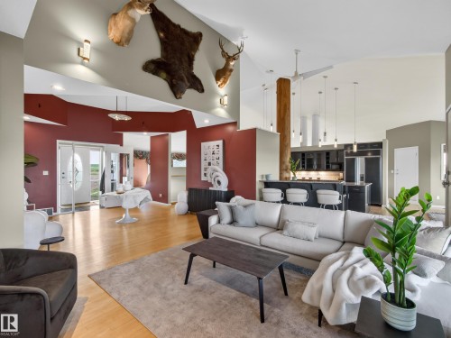 48208 Range Road, Rural Beaver County, AB - Indoor Photo Showing Living Room