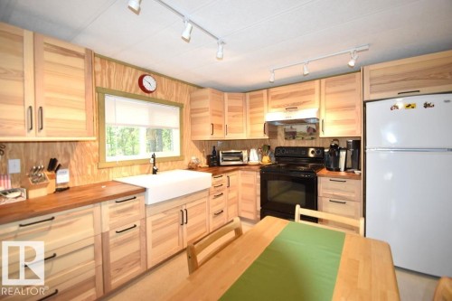 280A Lyn Lane (Amisk Lake), Rural Athabasca County, AB - Indoor Photo Showing Kitchen