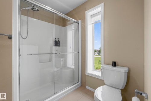 #10 1075 Rosenthal Bv Nw, Edmonton, AB - Indoor Photo Showing Bathroom