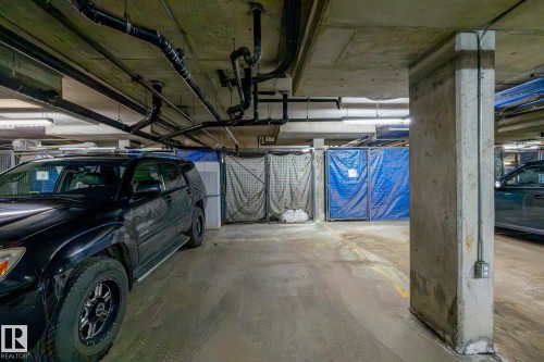 #114 10531 117 St Nw, Edmonton, AB - Indoor Photo Showing Garage