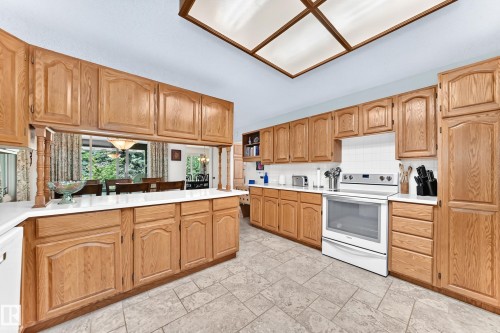#24 25507 Twp Road 512 A, Rural Parkland County, AB - Indoor Photo Showing Kitchen