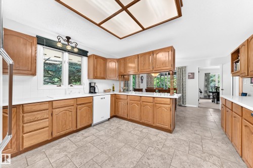 #24 25507 Twp Road 512 A, Rural Parkland County, AB - Indoor Photo Showing Kitchen