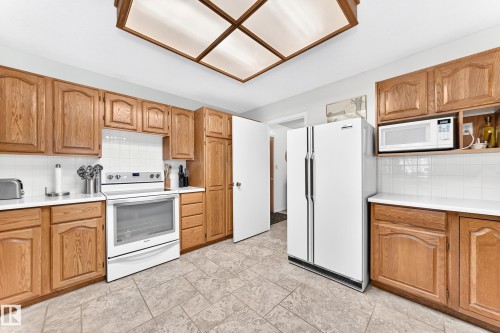 #24 25507 Twp Road 512 A, Rural Parkland County, AB - Indoor Photo Showing Kitchen