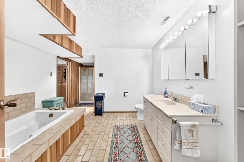 #24 25507 Twp Road 512 A, Rural Parkland County, AB - Indoor Photo Showing Bathroom