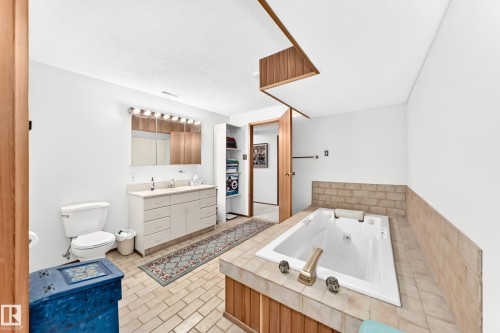 #24 25507 Twp Road 512 A, Rural Parkland County, AB - Indoor Photo Showing Bathroom