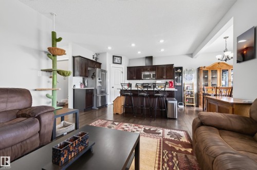 58 Woodbridge Link, Fort Saskatchewan, AB - Indoor Photo Showing Living Room