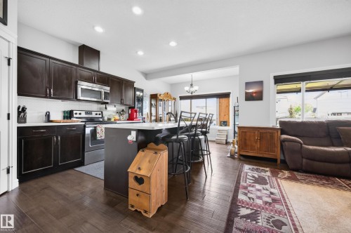 58 Woodbridge Link, Fort Saskatchewan, AB - Indoor Photo Showing Kitchen