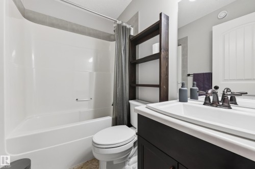 58 Woodbridge Link, Fort Saskatchewan, AB - Indoor Photo Showing Bathroom