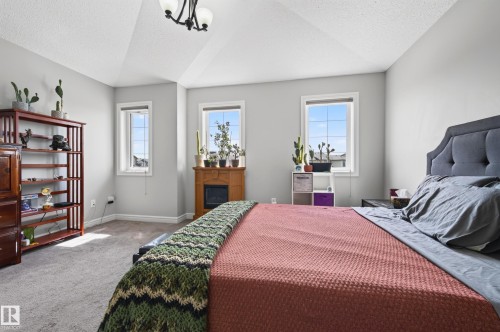 58 Woodbridge Link, Fort Saskatchewan, AB - Indoor Photo Showing Bedroom