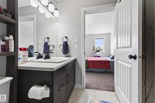 58 Woodbridge Link, Fort Saskatchewan, AB - Indoor Photo Showing Bathroom