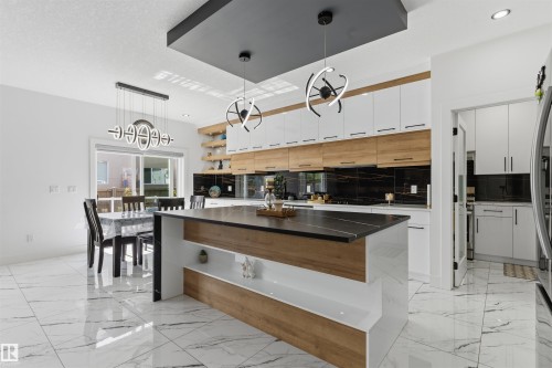 1809 18A Avenue Nw, Edmonton, AB - Indoor Photo Showing Kitchen