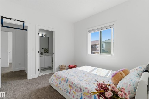 1809 18A Avenue Nw, Edmonton, AB - Indoor Photo Showing Bedroom