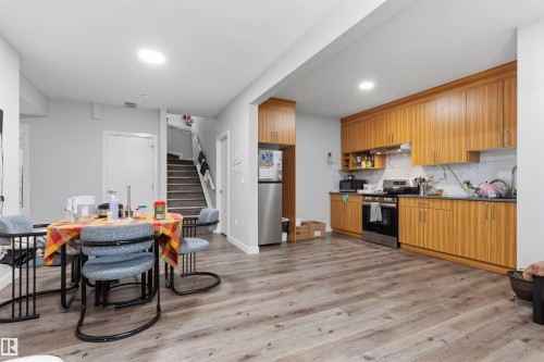 1809 18A Avenue Nw, Edmonton, AB - Indoor