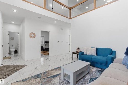 1809 18A Avenue Nw, Edmonton, AB - Indoor