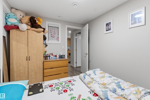 1809 18A Avenue Nw, Edmonton, AB - Indoor Photo Showing Bedroom
