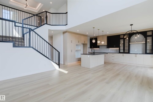 3327 Chernowski Way Sw, Edmonton, AB - Indoor Photo Showing Kitchen