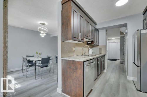 5451 Hill View Crescent Nw, Edmonton, AB - Indoor Photo Showing Kitchen